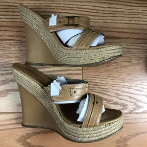 NWT CLASSIFIED Tan Blond Heel Sandal with Open Toe